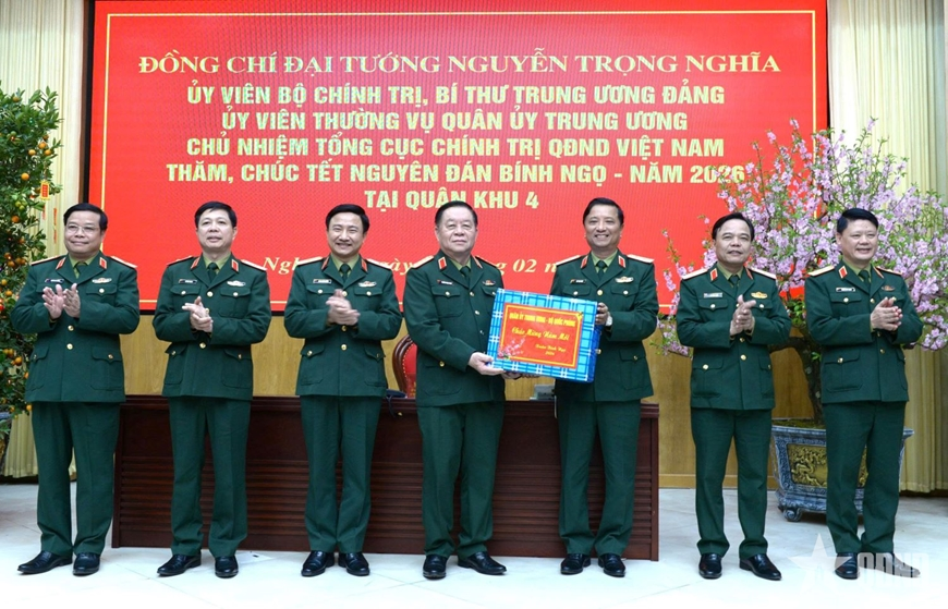 General Nguyen Trong Nghia pays pre-Tet visit to Military Region 4